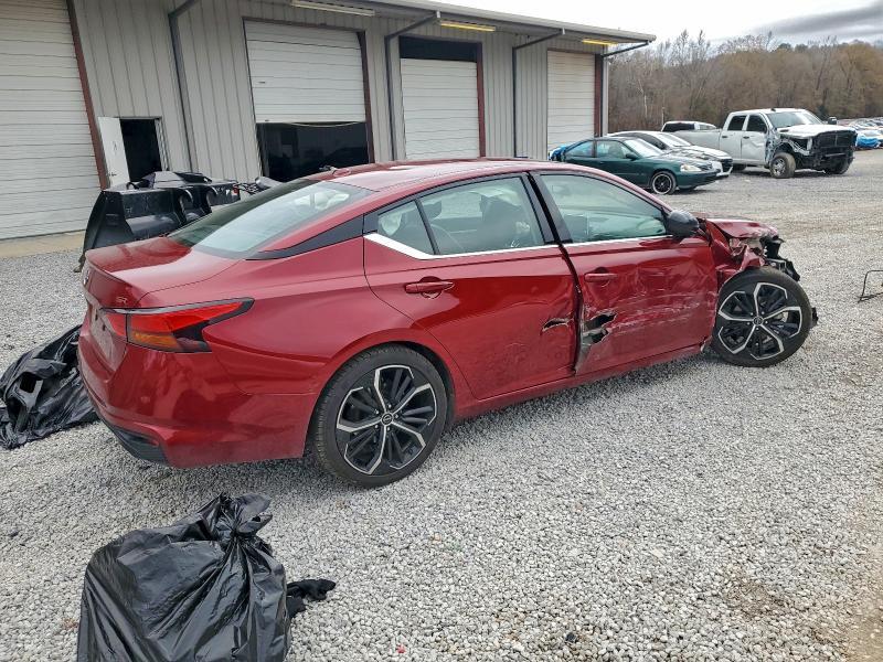 2024 Nissan Altima sr