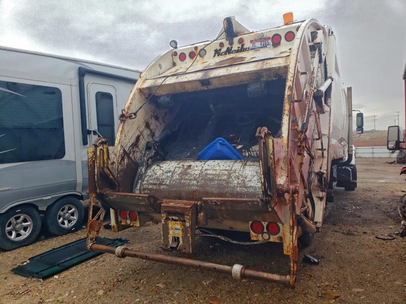 2004 International 7400 Refuse Truck