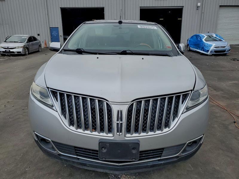 2013 Lincoln Townhouse MKX