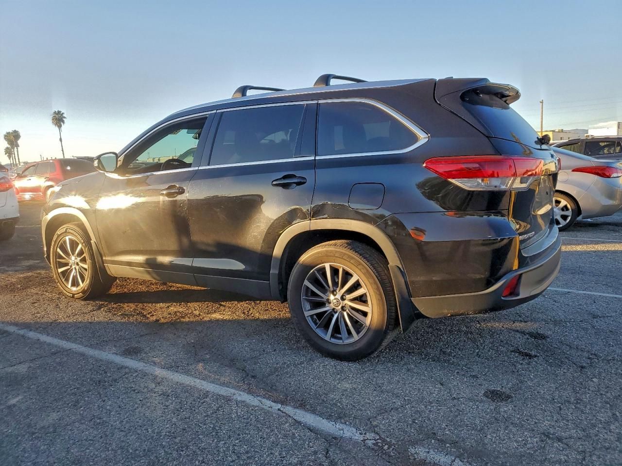 2019 Toyota Highlander se