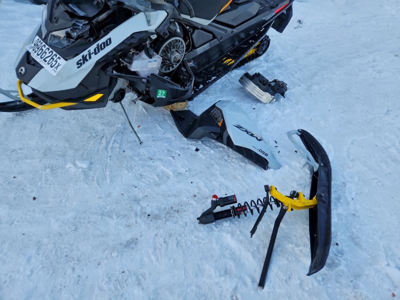 2024 Skidoo 2024 Ski-doo mxz 850 Snowmobile