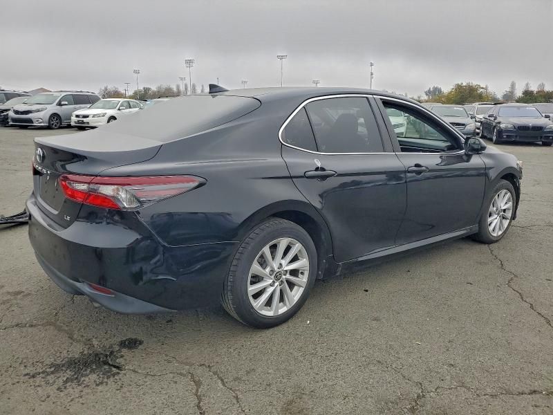 2021 Toyota Camry le