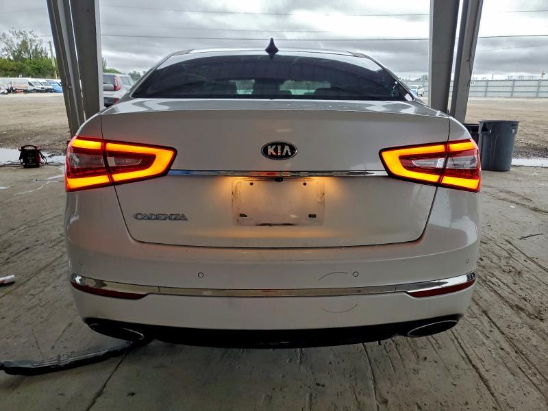 2015 KIA Cadenza Premium
