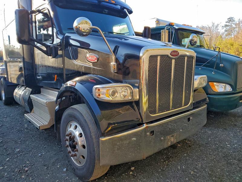 2019 Peterbilt 567 Semi Truck