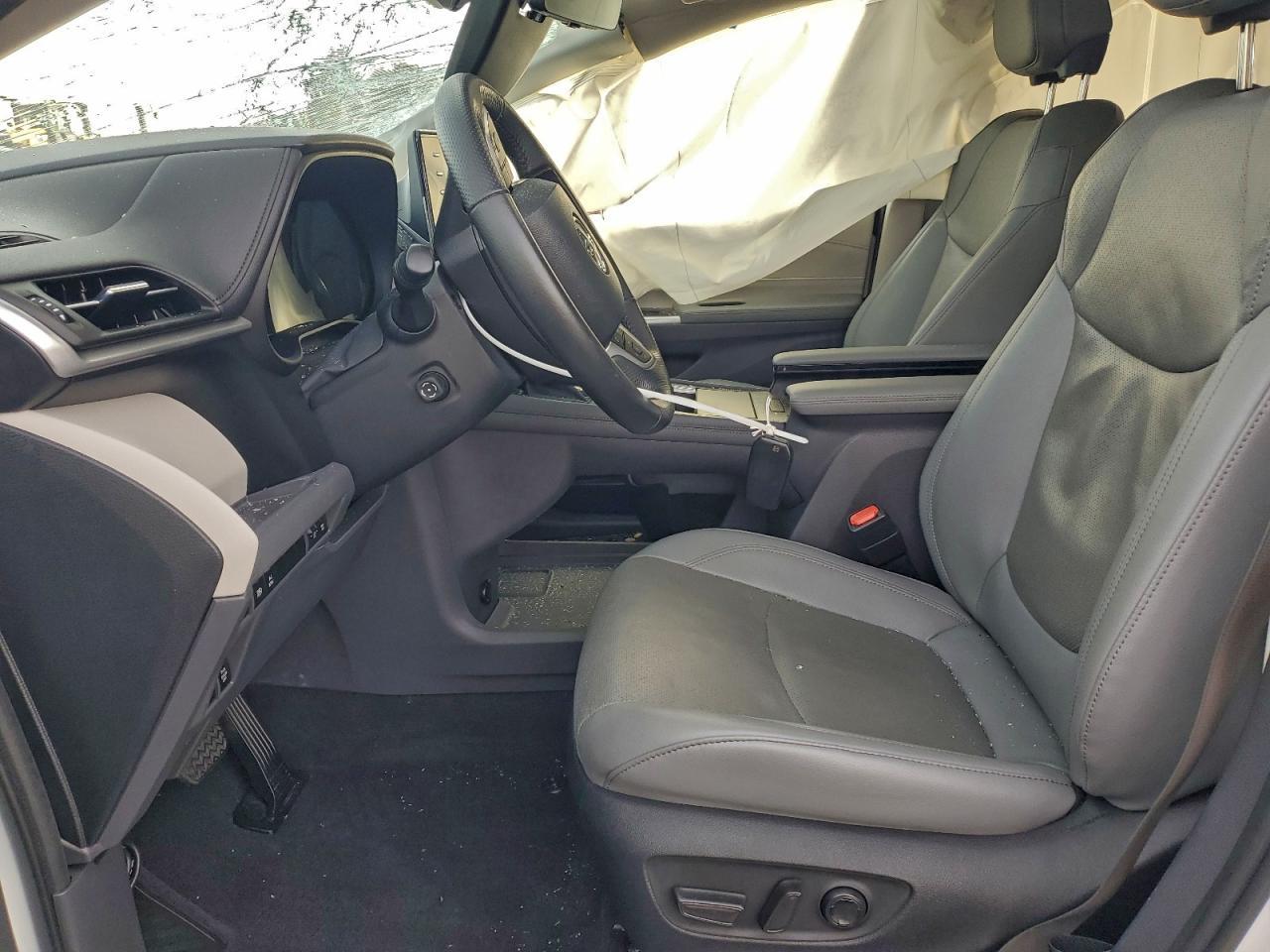 2024 Toyota Sienna Limited