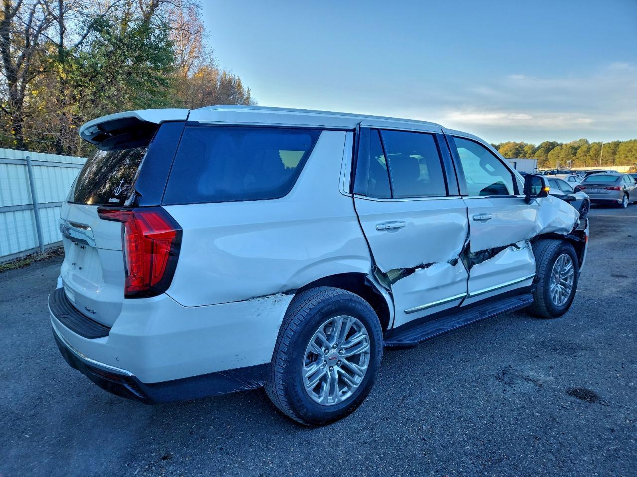 2023 GMC Yukon slt