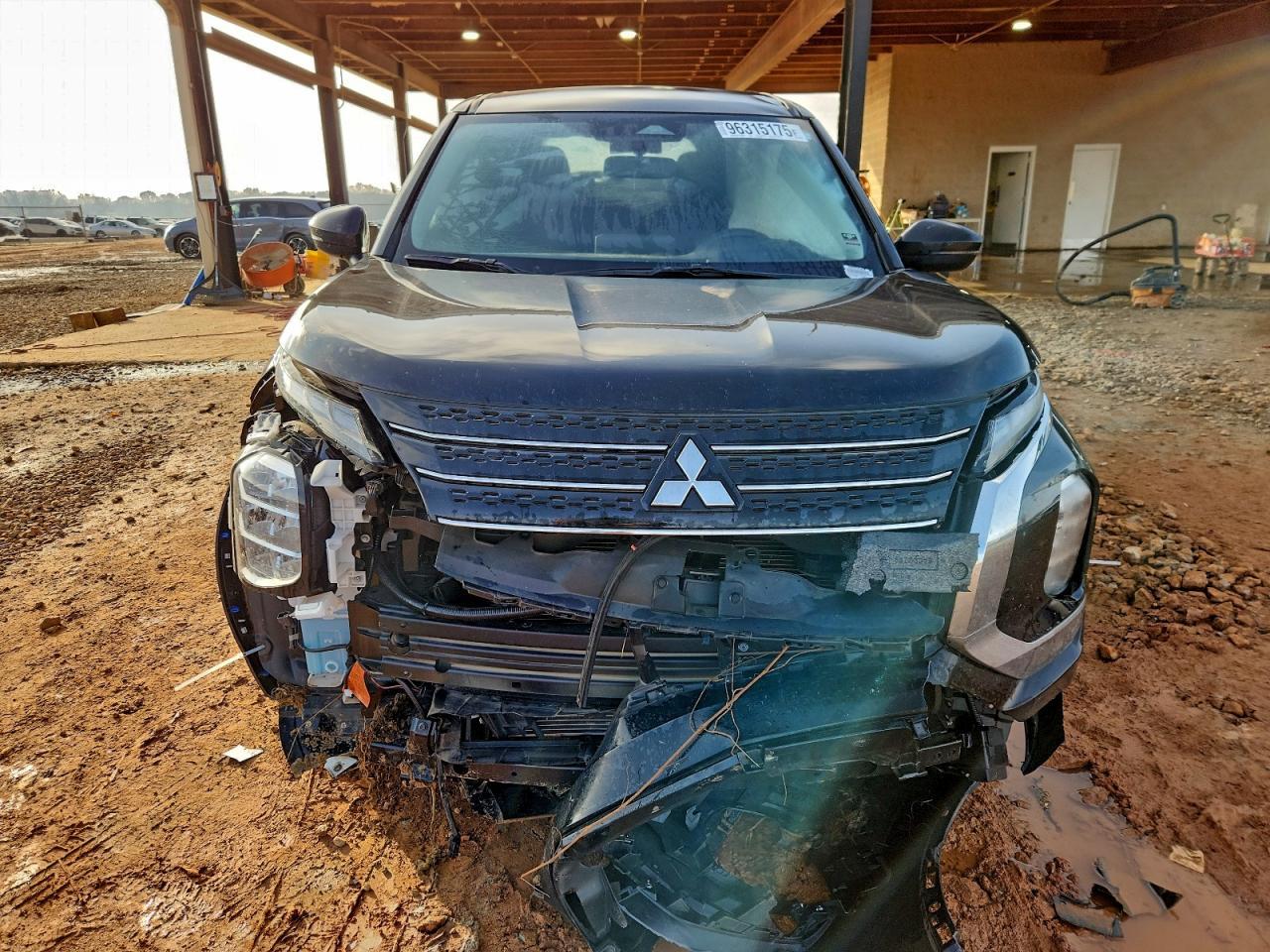 2024 Mitsubishi Outlander es
