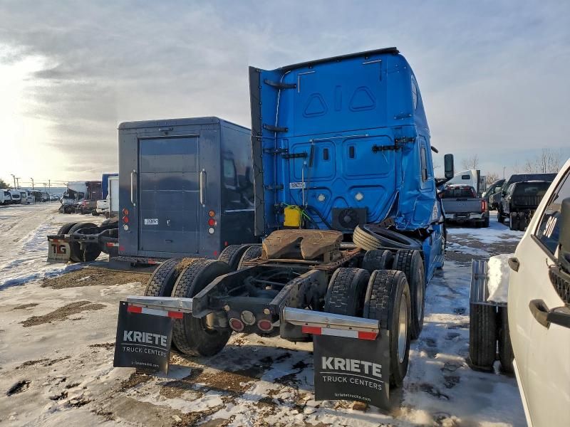 2020 Freightliner Cascadia 126 Semi Truck