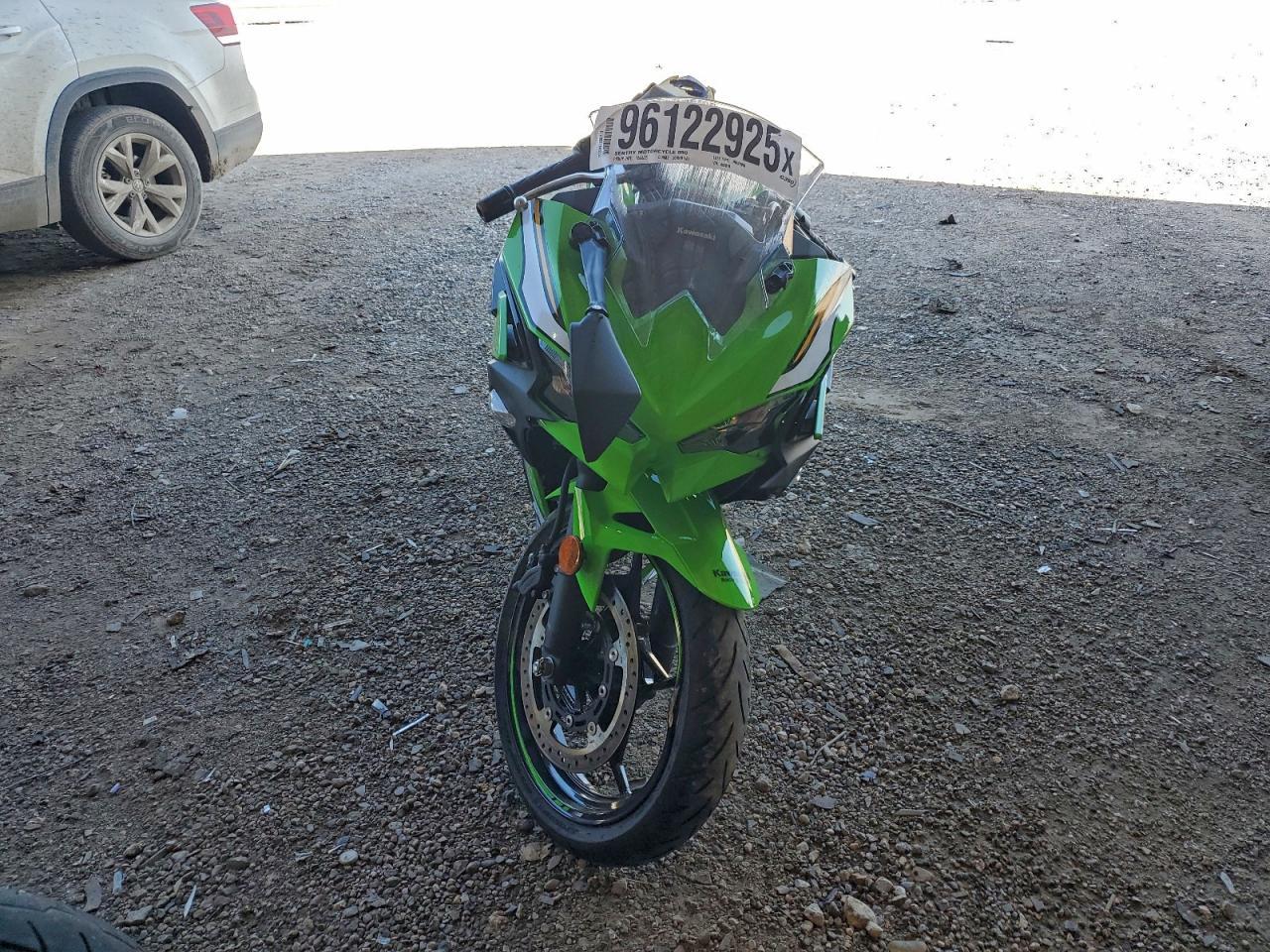 2025 Kawasaki Ex500 h