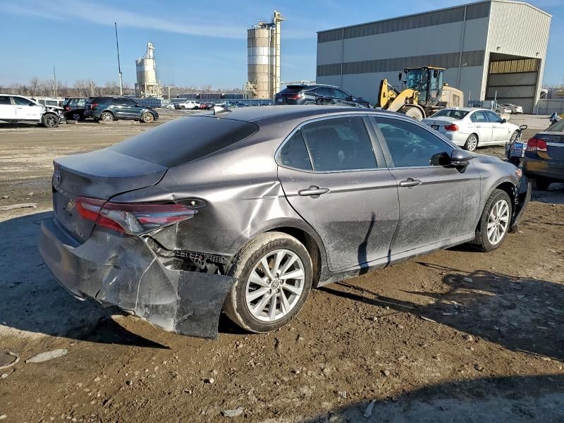 2021 Toyota Camry le