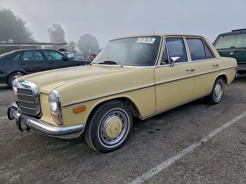 1973 Mercedes-Benz 1973 Mercedes Benz a 220