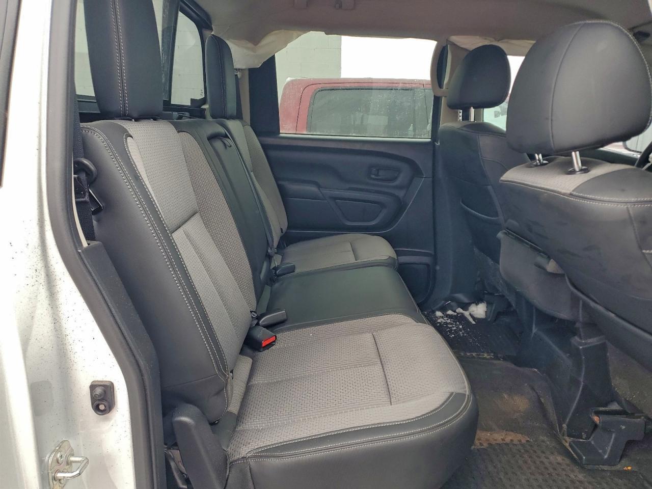 2021 Nissan Titan s