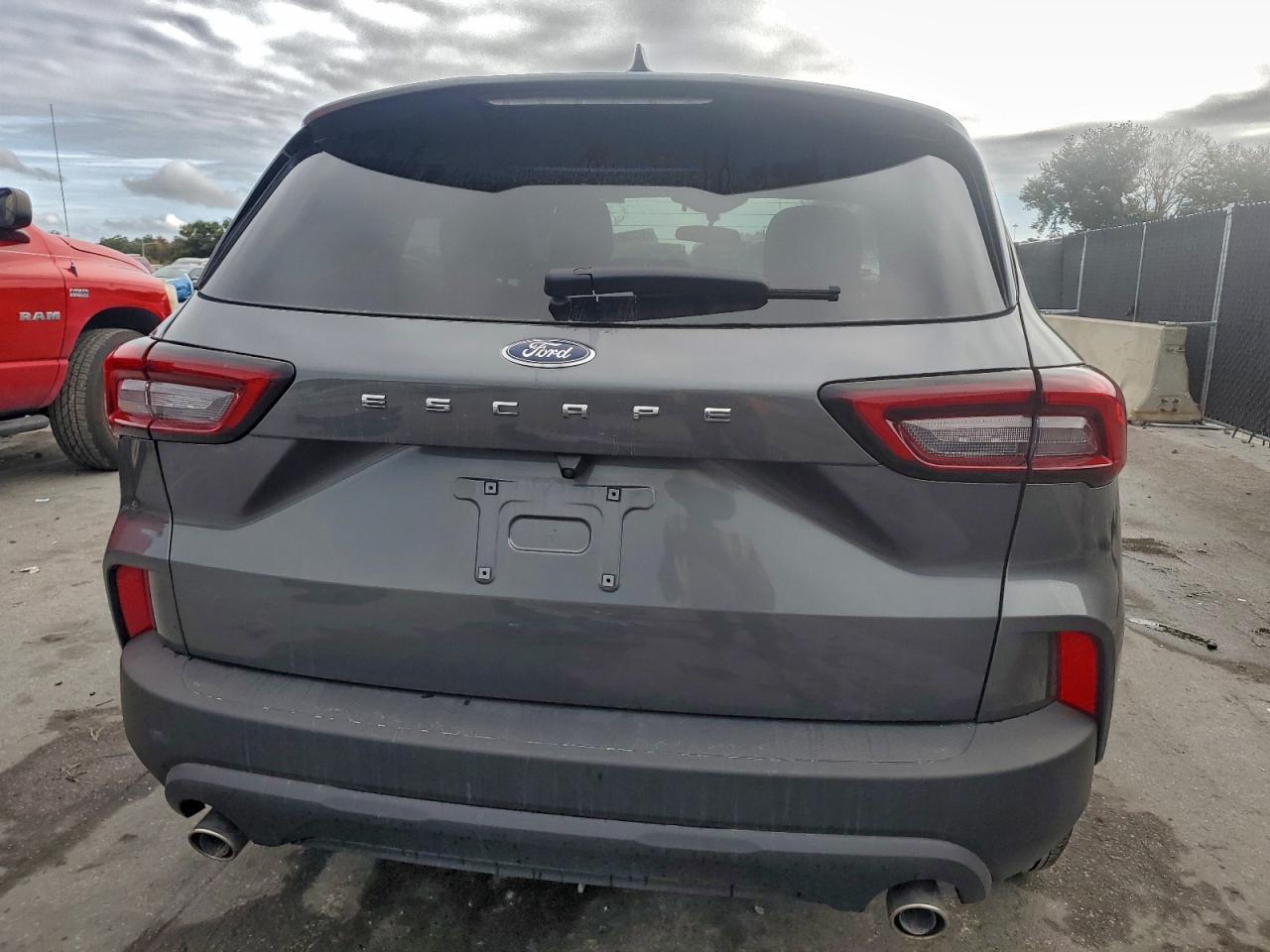 2025 Ford Escape st Line