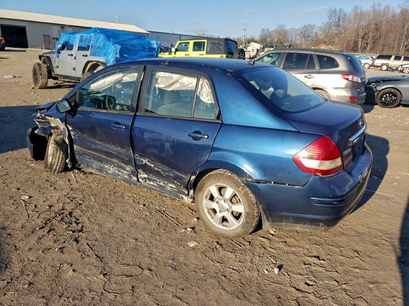 2011 Nissan Versa 1.8 s