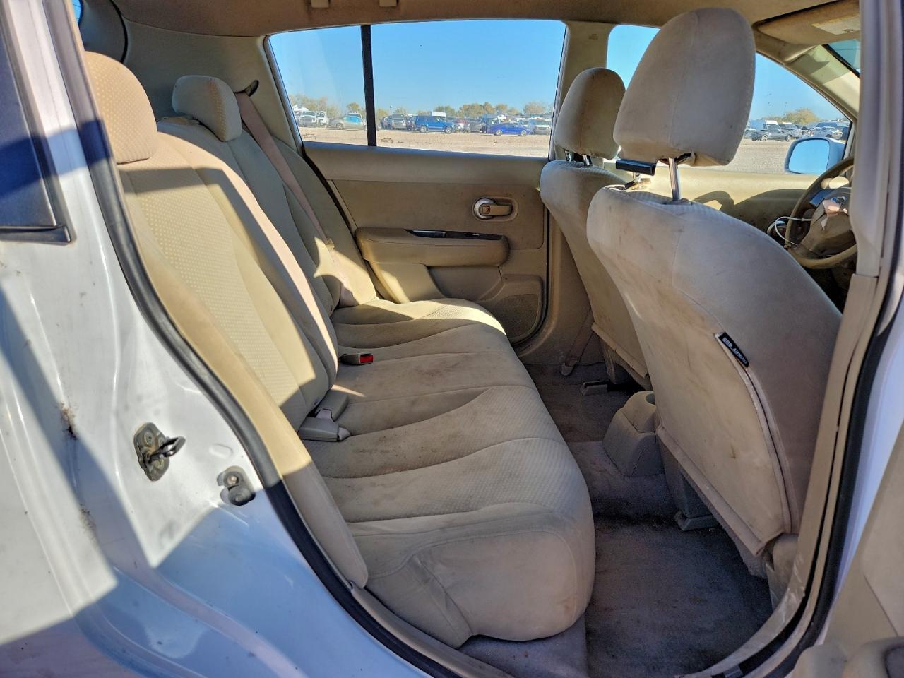 2010 Nissan Versa s