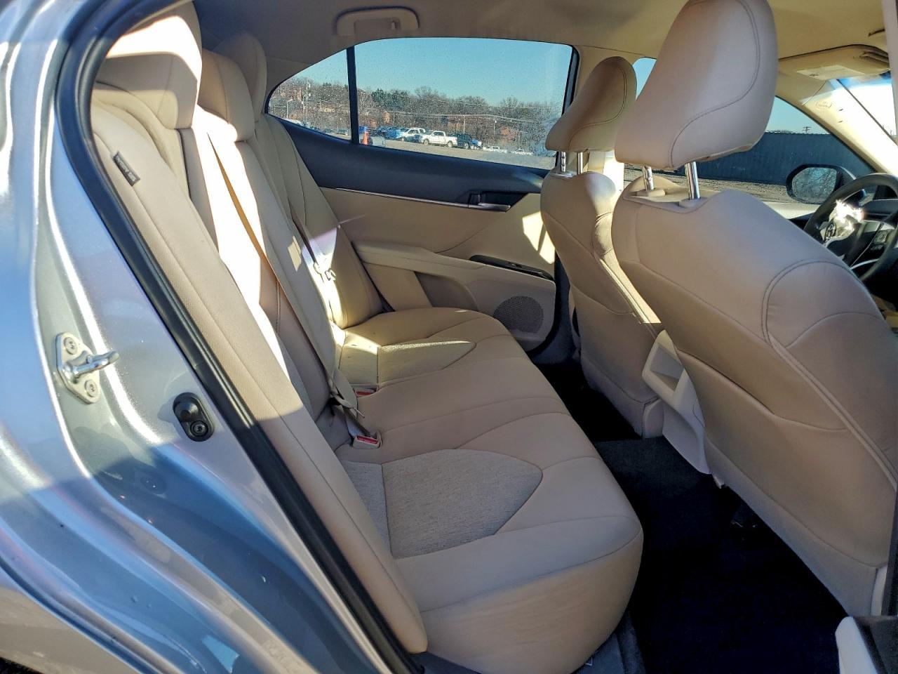 2020 Toyota Camry le