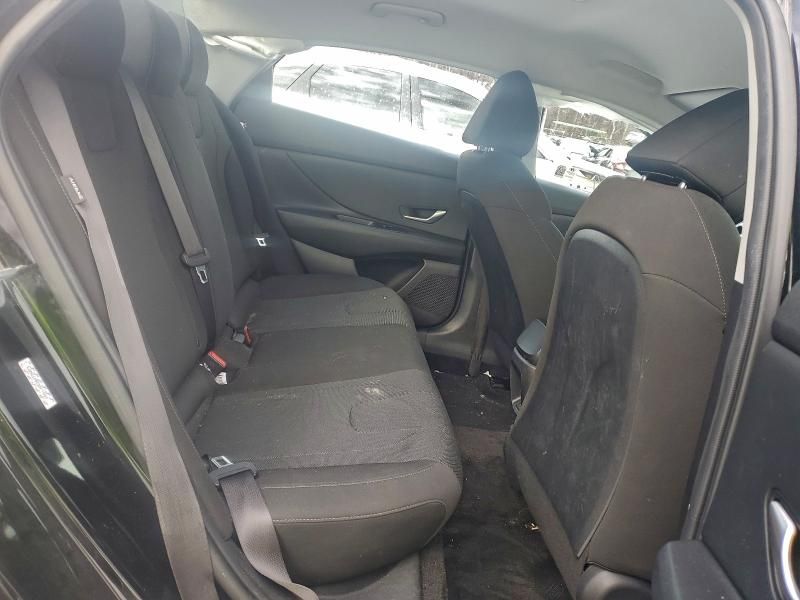 2024 Hyundai Elantra se