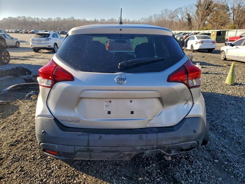 2020 Nissan Kicks s