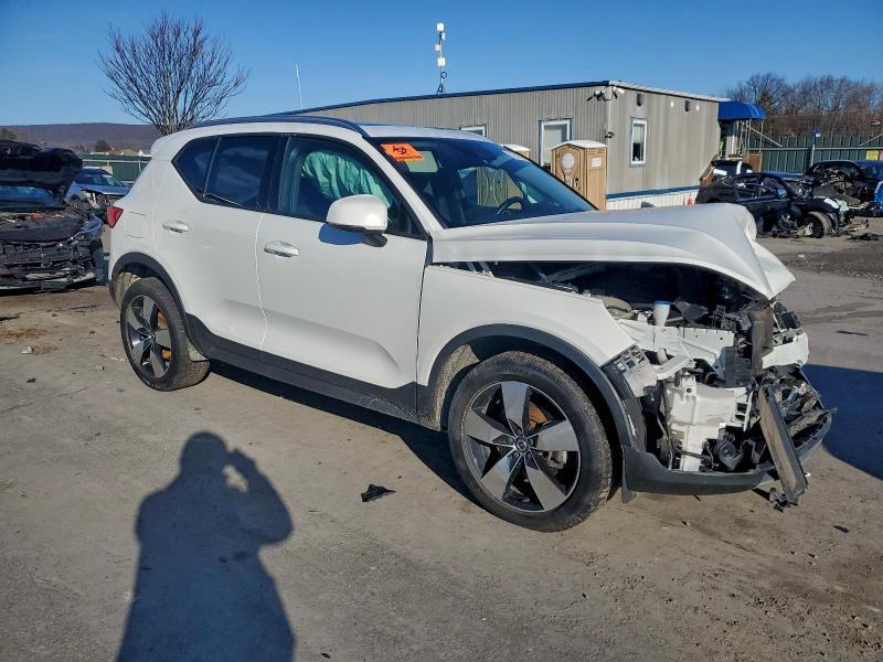 2020 Volvo Xc40 T5 Momentum