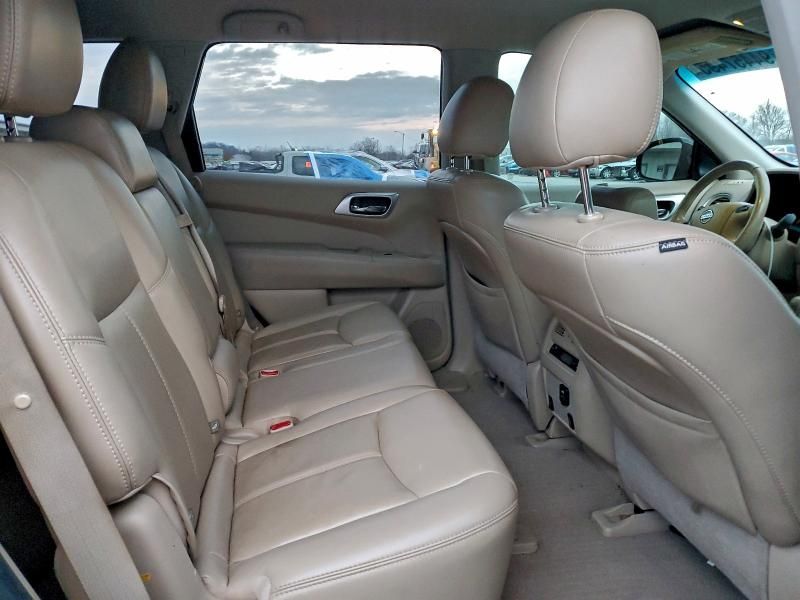 2015 Nissan Pathfinder s