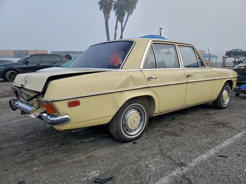 1973 Mercedes-Benz 1973 Mercedes Benz a 220