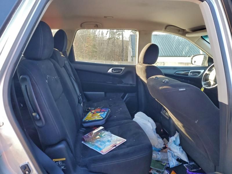 2015 Nissan Pathfinder s