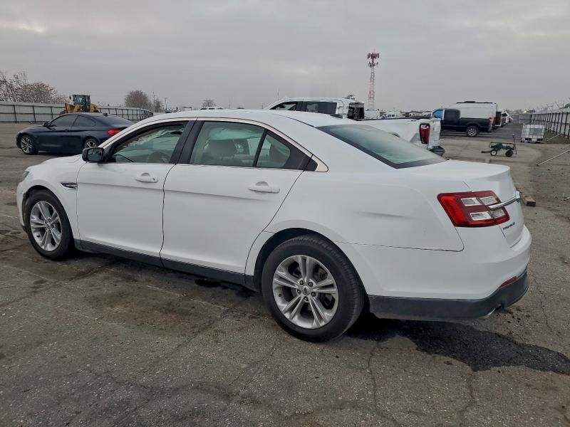 2018 Ford Taurus se