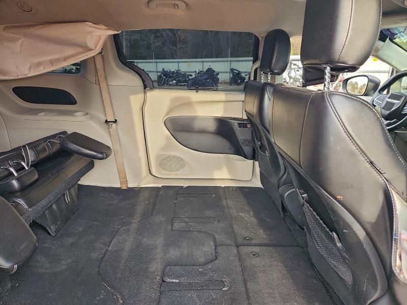 2021 Chrysler Voyager lxi