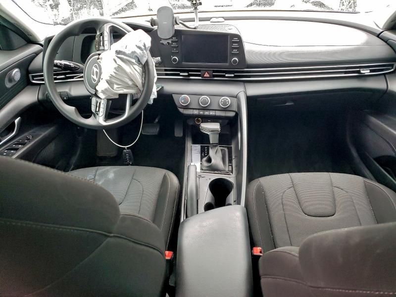 2024 Hyundai Elantra se