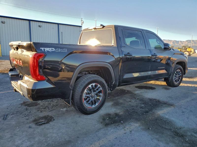 2025 Toyota Tundra Crewmax sr