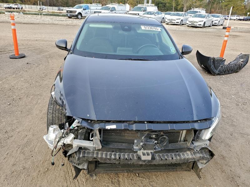 2021 Nissan Altima sv