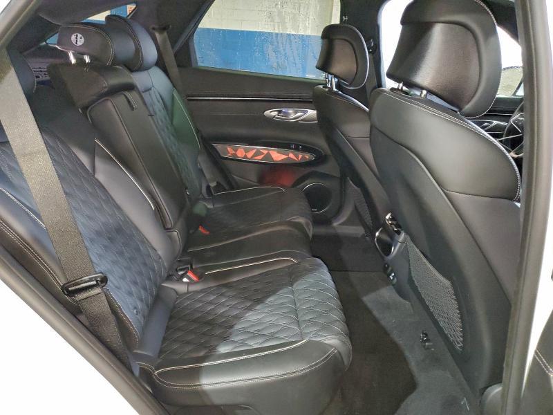 2025 Genesis Gv70 Base