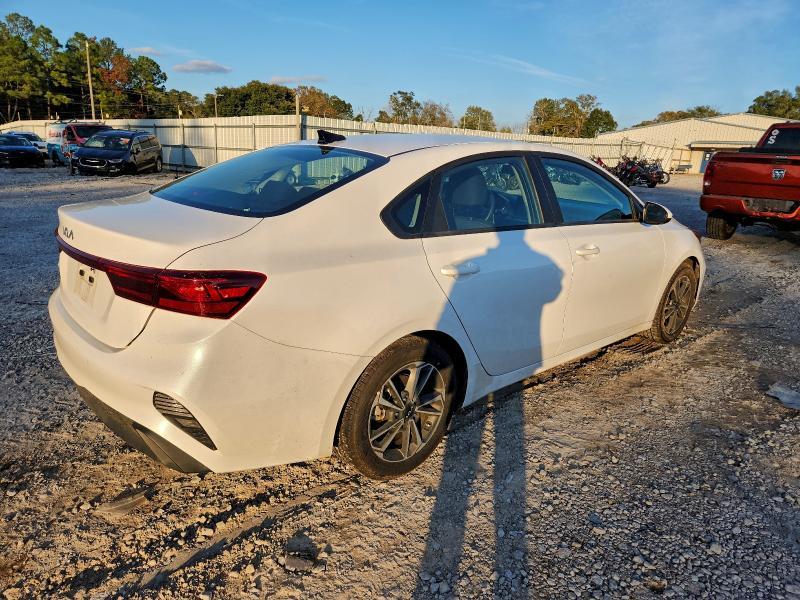 2024 KIA Forte lx