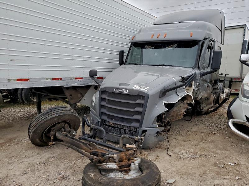 2021 Freigliner 2021 Freightliner Cascadia 126 Semi Truck