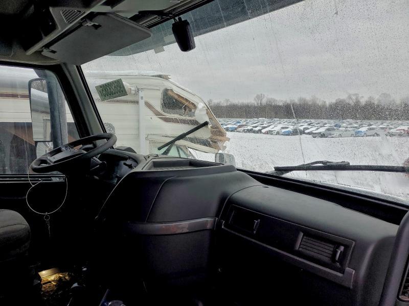 2020 Volvo VNL Semi Truck