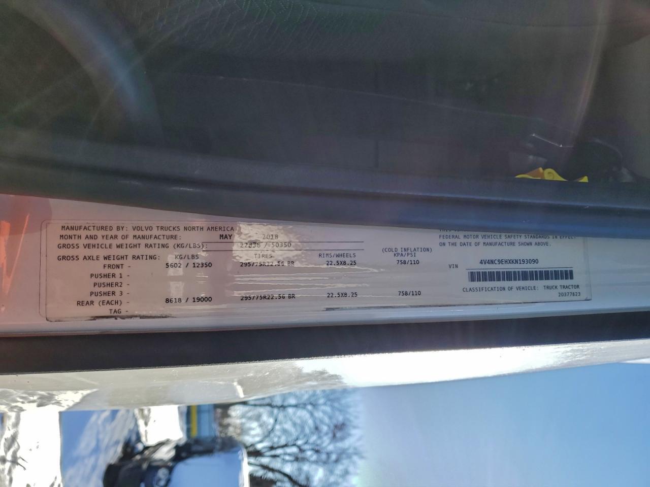 2019 Volvo VNL Semi Truck