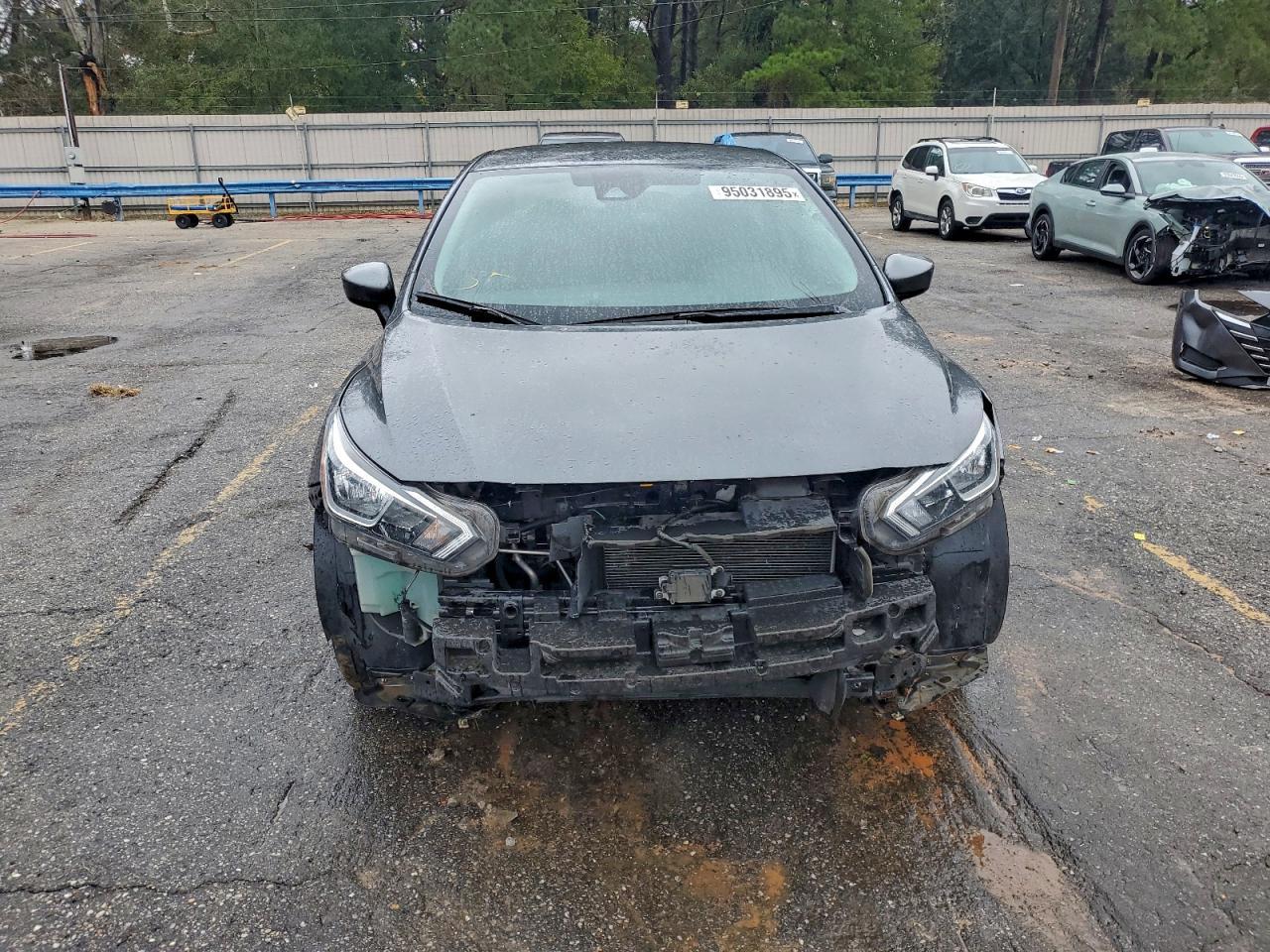 2023 Nissan Versa sv