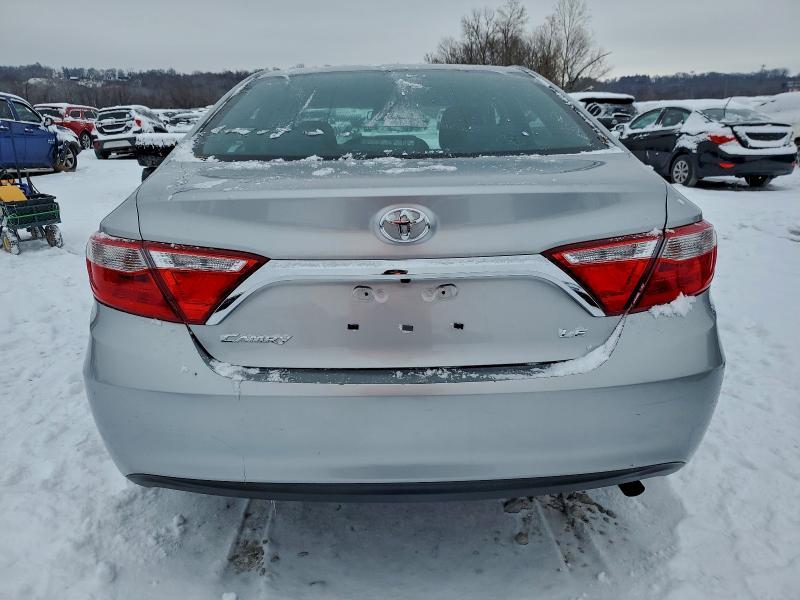2016 Toyota Camry le