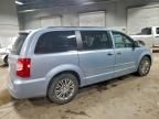 2013 Chrysler Town & Country Touring l