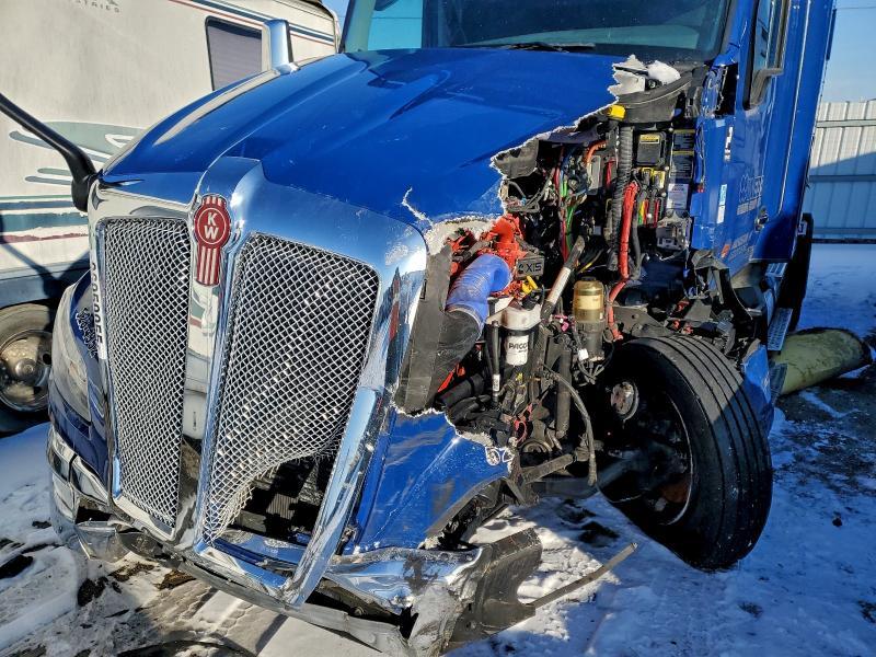 2025 Kenworth 2018 Kenworth T680 Semi Truck