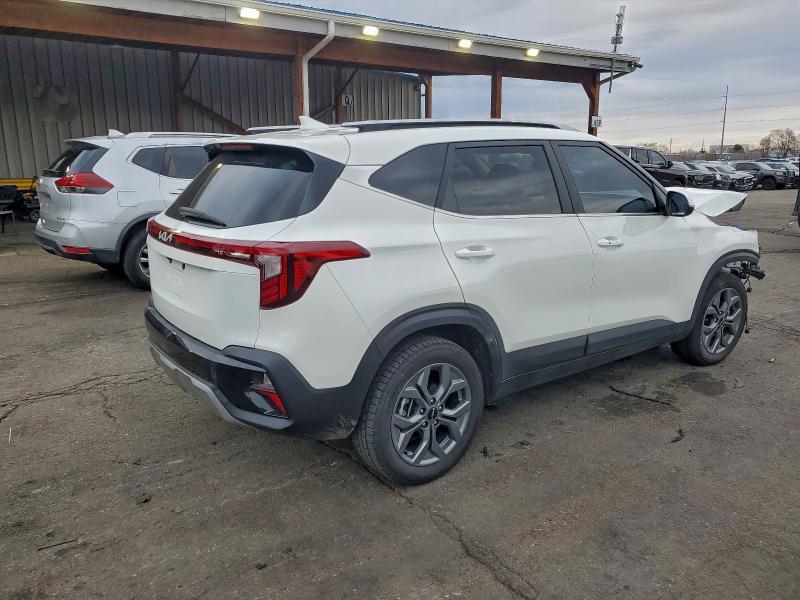 2024 KIA Seltos s