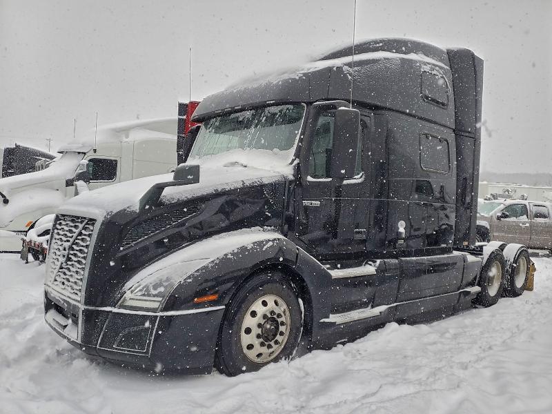 2020 Volvo VNL Semi Truck