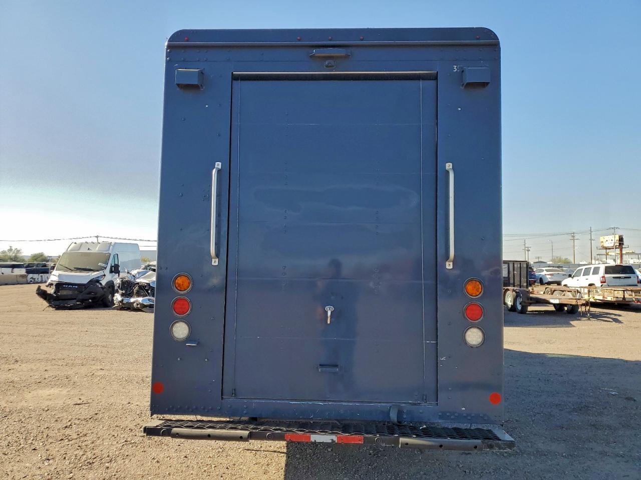 2020 Freightliner MT 45G Delivery Truck