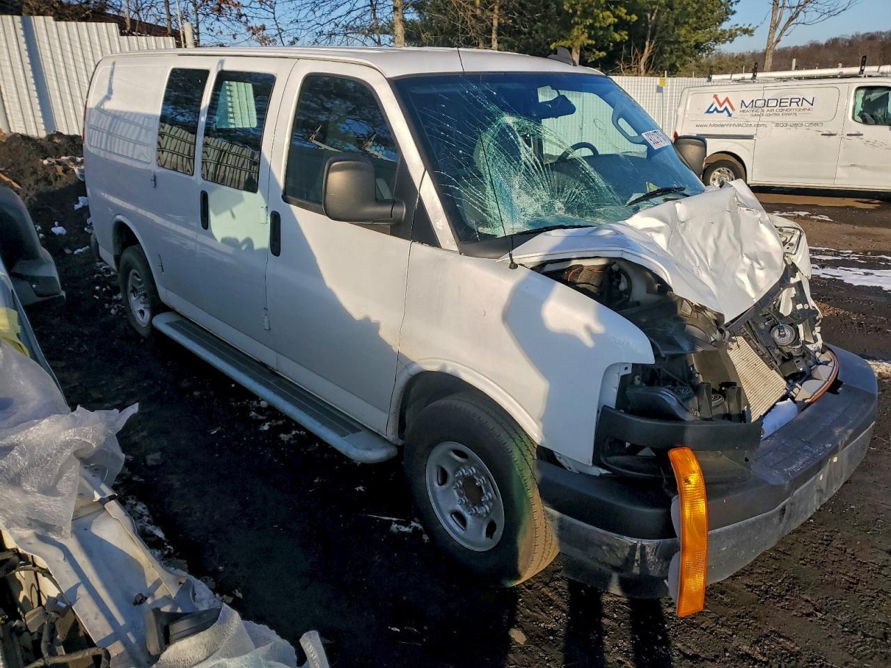 2021 GMC Savana G2500 Delivery Van