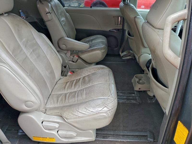 2011 Toyota Sienna xle