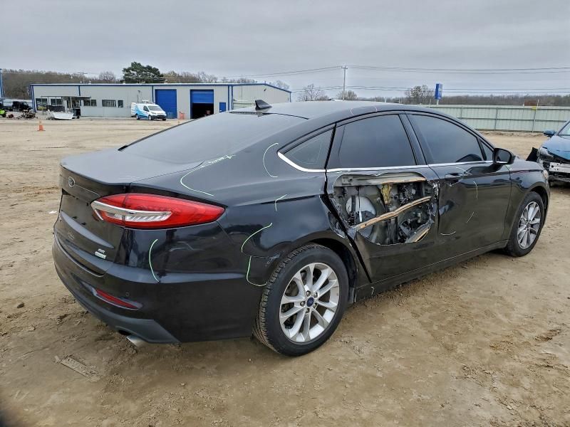2019 Ford Fusion se