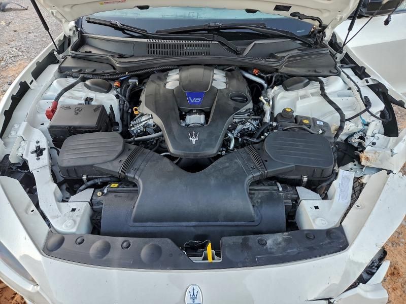 2022 Maserati Ghibli Modena