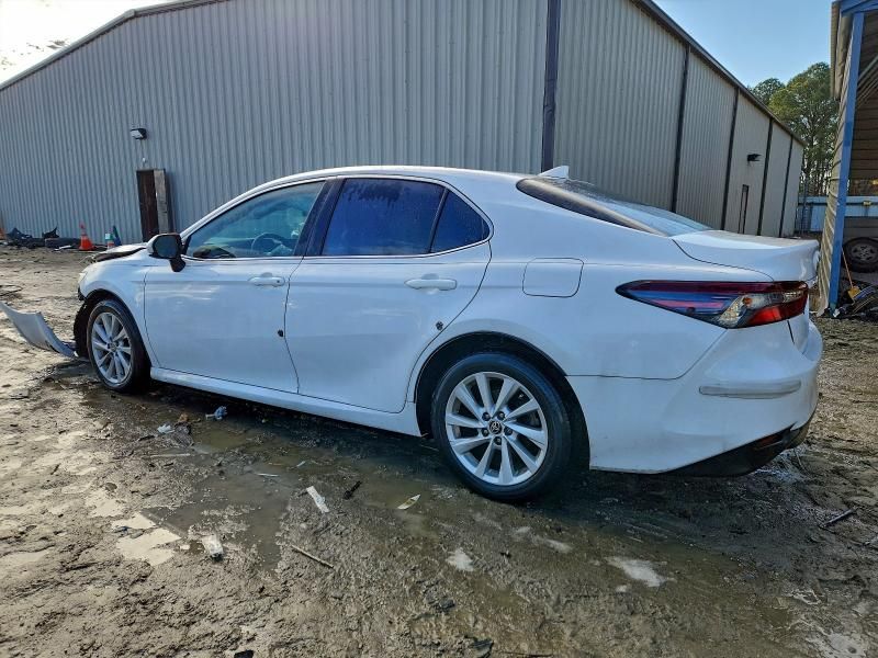 2022 Toyota Camry le
