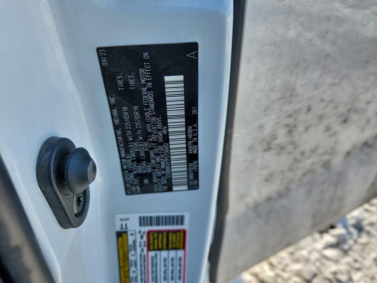 2023 Toyota Highlander Hybrid le