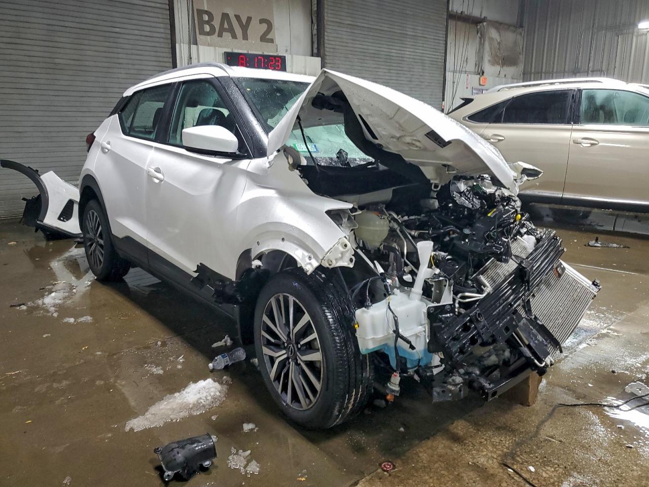 2023 Nissan Kicks sv